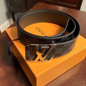 Louis Vuitton belt NWT, Size 85/34